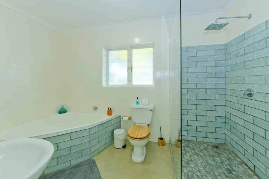 9 Bedroom Property for Sale in Leisure Isle Western Cape